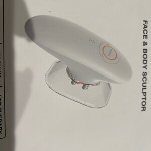 White Face & Body Sculptor